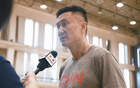 李梦亮相耐高总决赛，打扮亮眼，与杜锋交流热烈