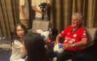 米卢观战苏超，穿川队队服助威常州