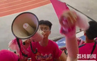 苏超小球迷领喊，镇江队16岁高中生领呼声