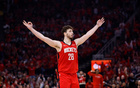 申京荣誉数据：NBA年轻三双中锋，队史年轻全明星。